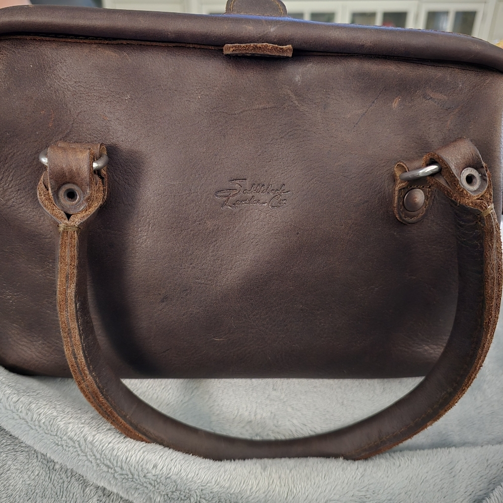 Saddleback Everyday Purse in coffee brown.